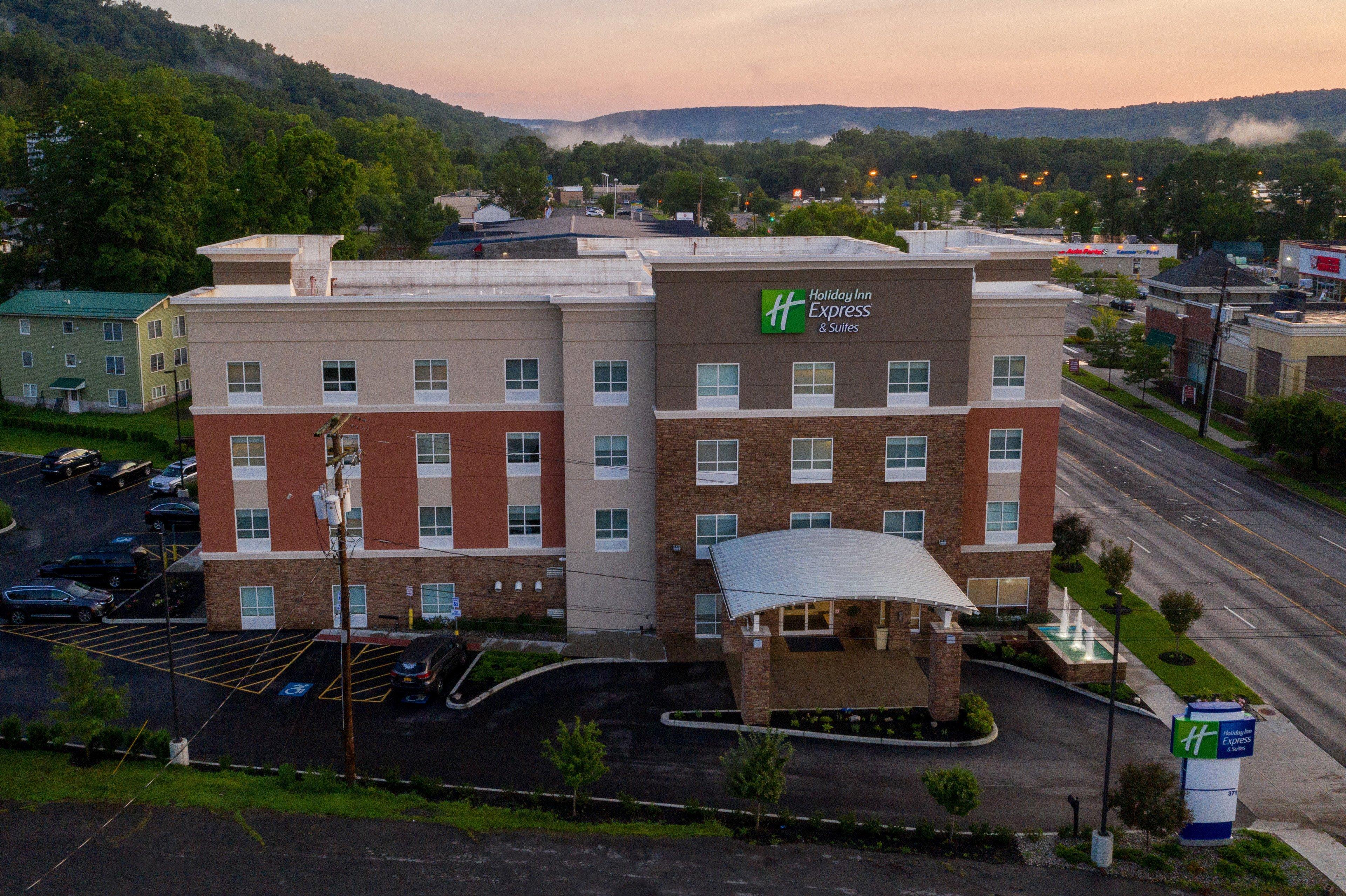 Holiday Inn Express & Suites Ithaca By Ihg Exteriör bild